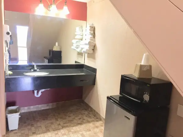 Red Carpet Inn North Chicago 9